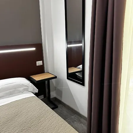 Hotel Apartments Crisvan 3*