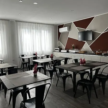 Hotel Hotel Apartments Crisvan