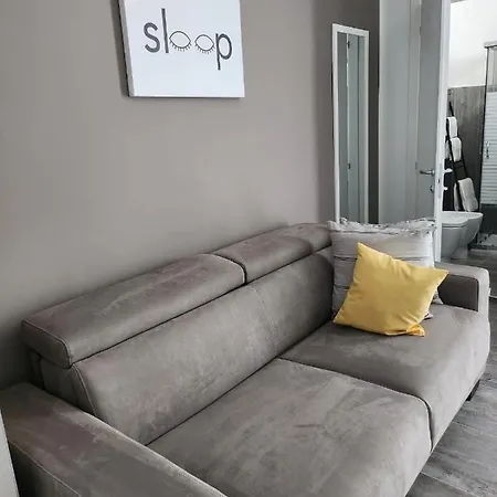 Hotel Apartments Crisvan 3*