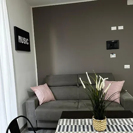 Hotel Apartments Crisvan Hotel