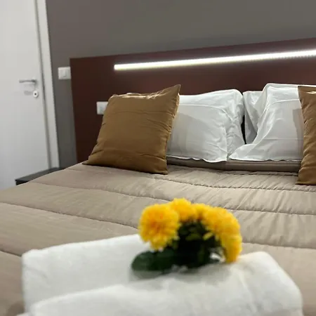 Hotel Apartments Crisvan Hotel